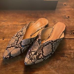 ZARA TRAFALUC Snakeskin Split V Slip on Pointed Toe Mules. Size 7.5